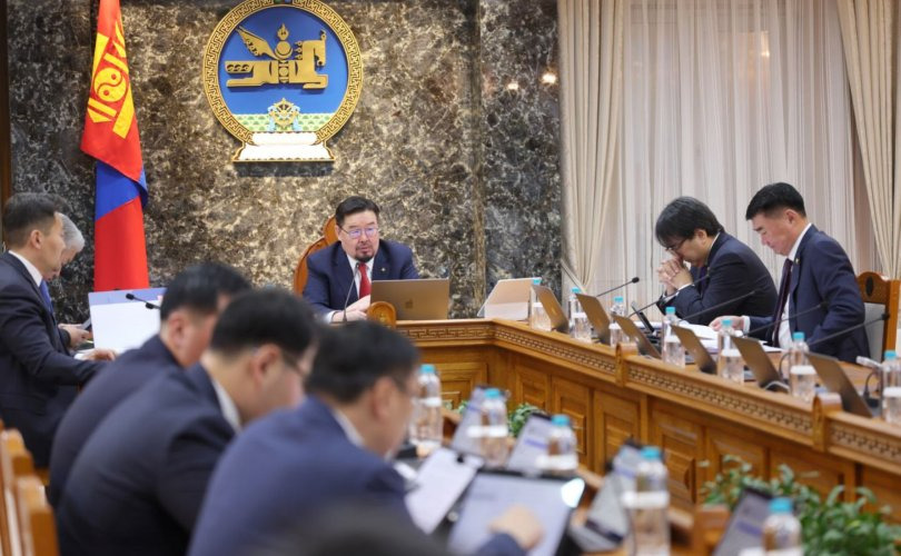 Шууд: Дэд сайд нарыг томилох Засгийн газрын хуралдаан үргэлжилж байна